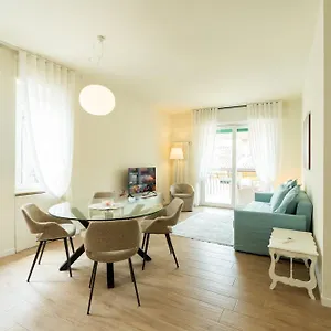 Apartment Domus - Ampia Residenza Filippini A Pochi Passi Dall'arena, Verona