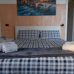 Apartment Palazzo Ponte Pietra, Verona