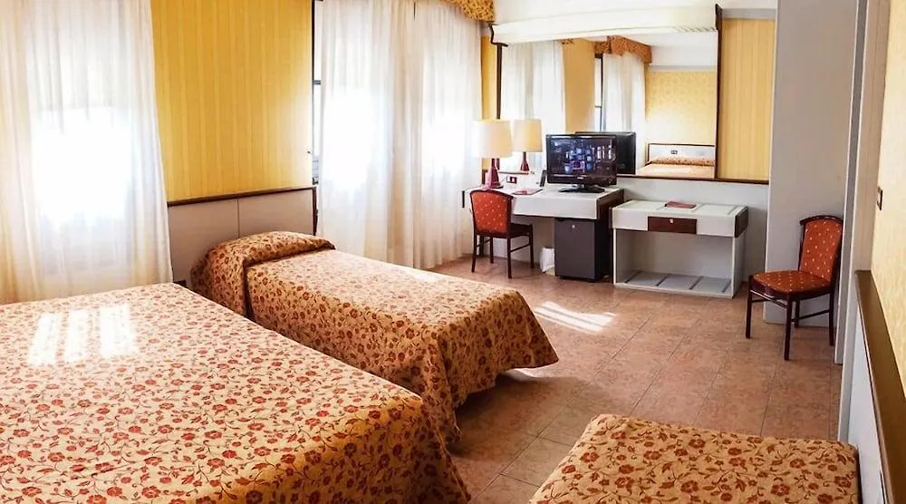 Hotel Maxim Верона 4*,  Италия