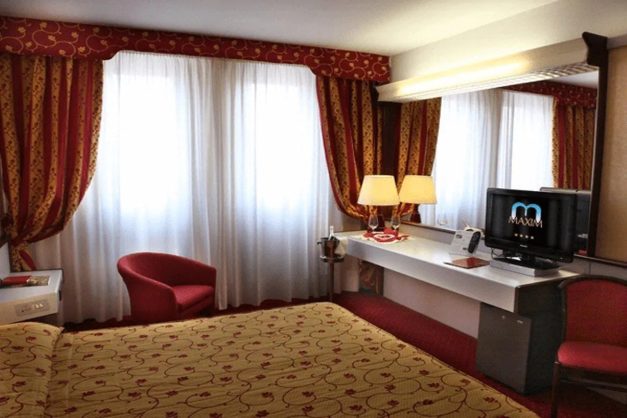 Hotel Maxim Верона 4*,  Италия