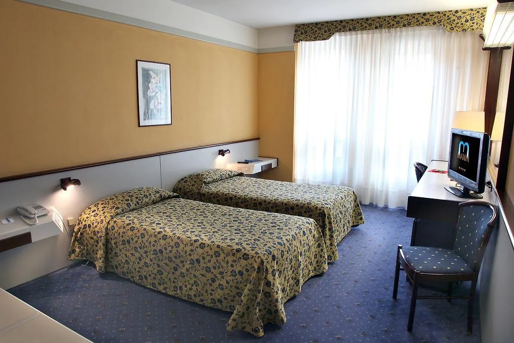 Hotel Maxim Верона 4*,